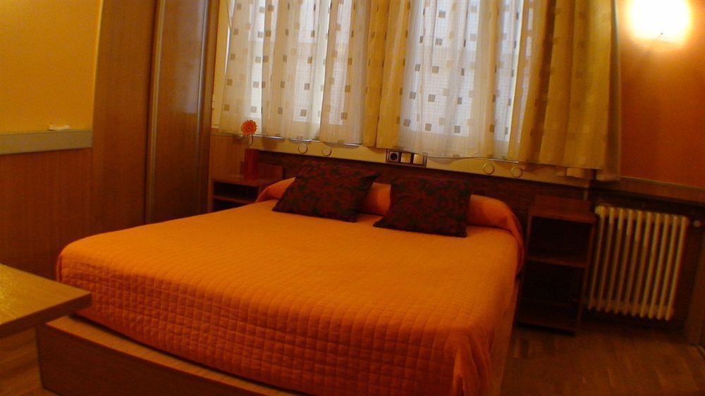 Hostal El Carmen サラゴサ エクステリア 写真