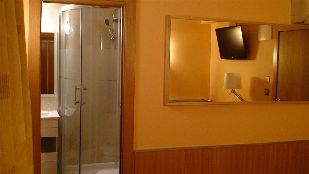 Hostal El Carmen サラゴサ エクステリア 写真