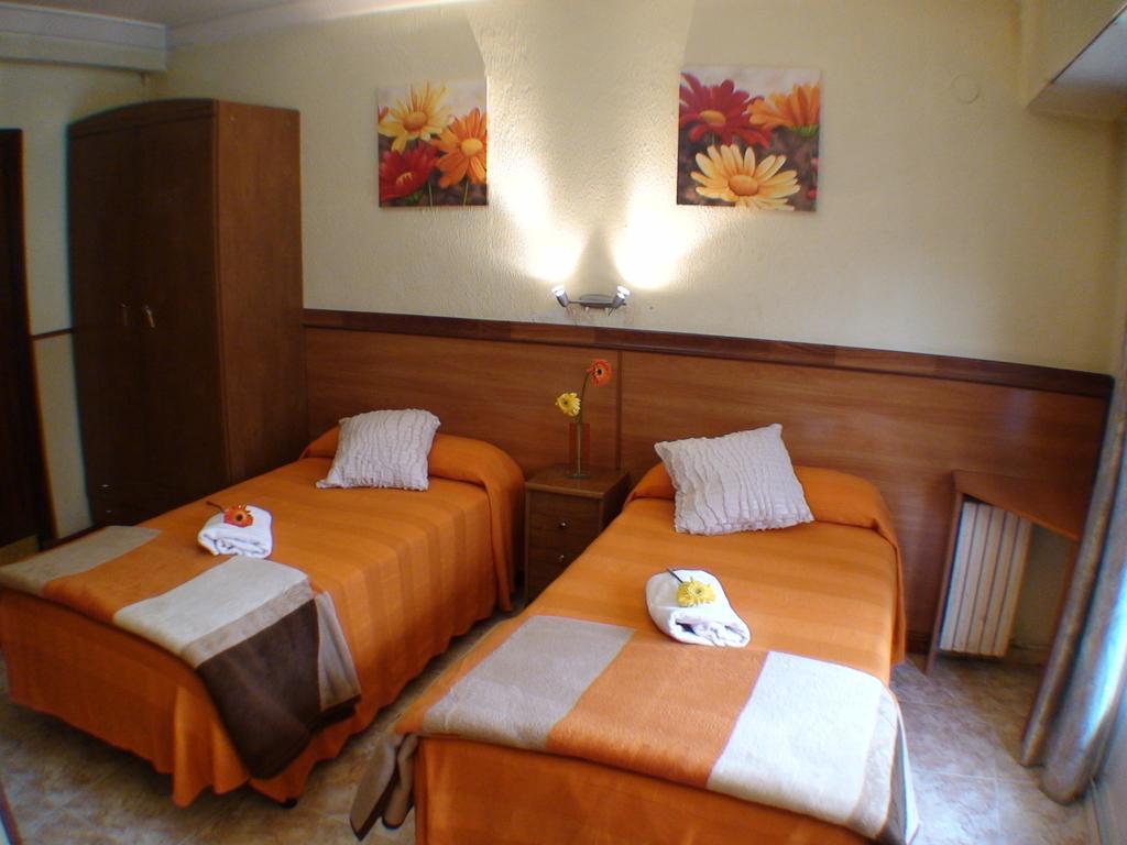 Hostal El Carmen サラゴサ エクステリア 写真